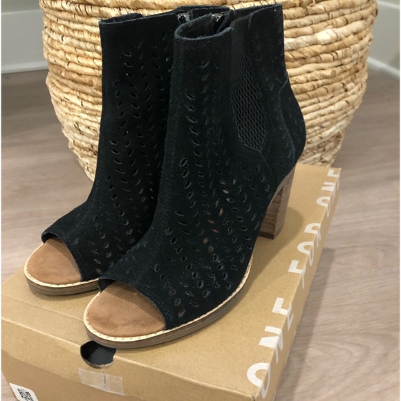 Toms Black Suede Perforated Leaf Majorca Peep Toe Booties - Picture 2 of 7